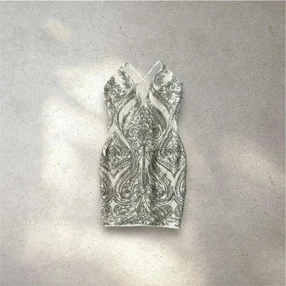 Beautiful Windsor sequin bodycon mini dress - Picture 1 of 11